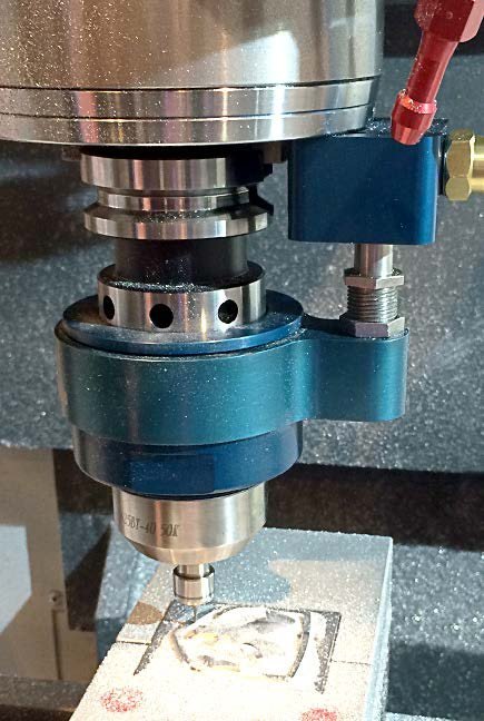 マシニングセンターの主軸に取り付けたAir Turbine スピンドル